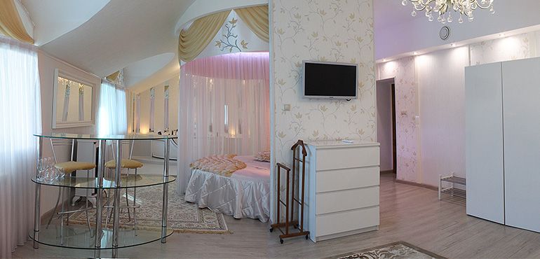 Джуниор Сюит